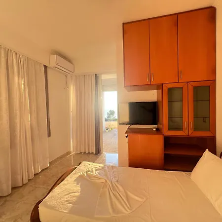 Christina Apartament